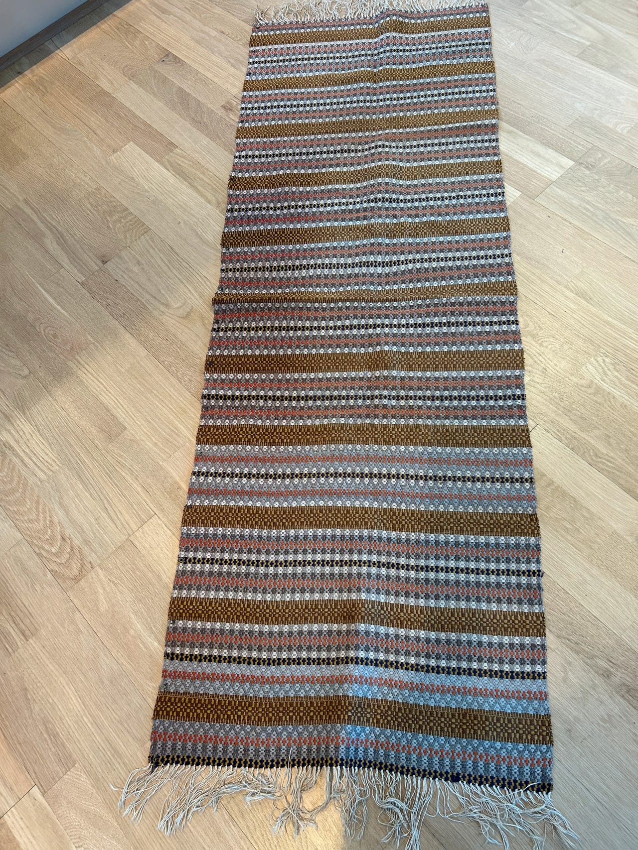 Vintage bord løber med frynser | DBA