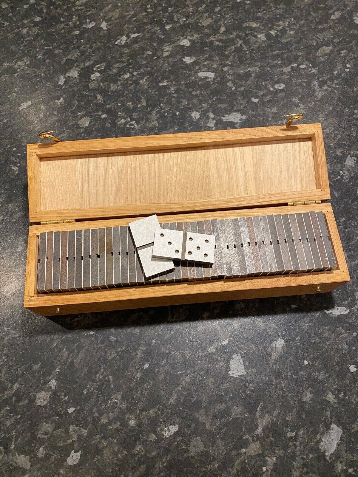 DOMINO, Familiespil , andet spil | DBA