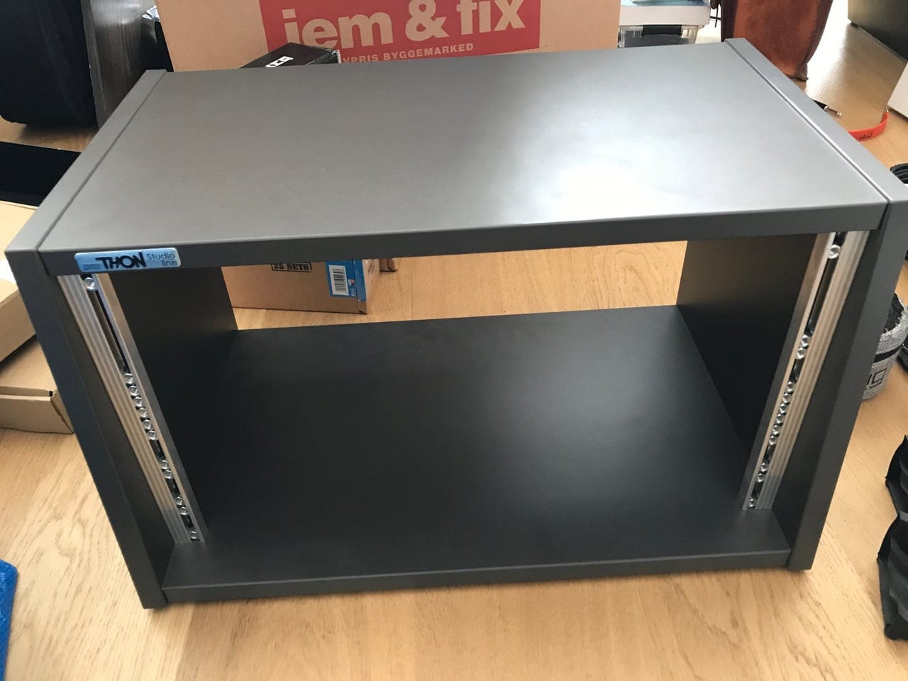6U Thon Studio Desktop Rack | DBA