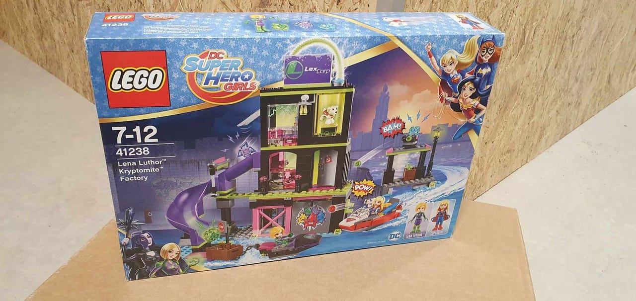 Lego andet, 41238 Lena Luthor Kryptomite DBA