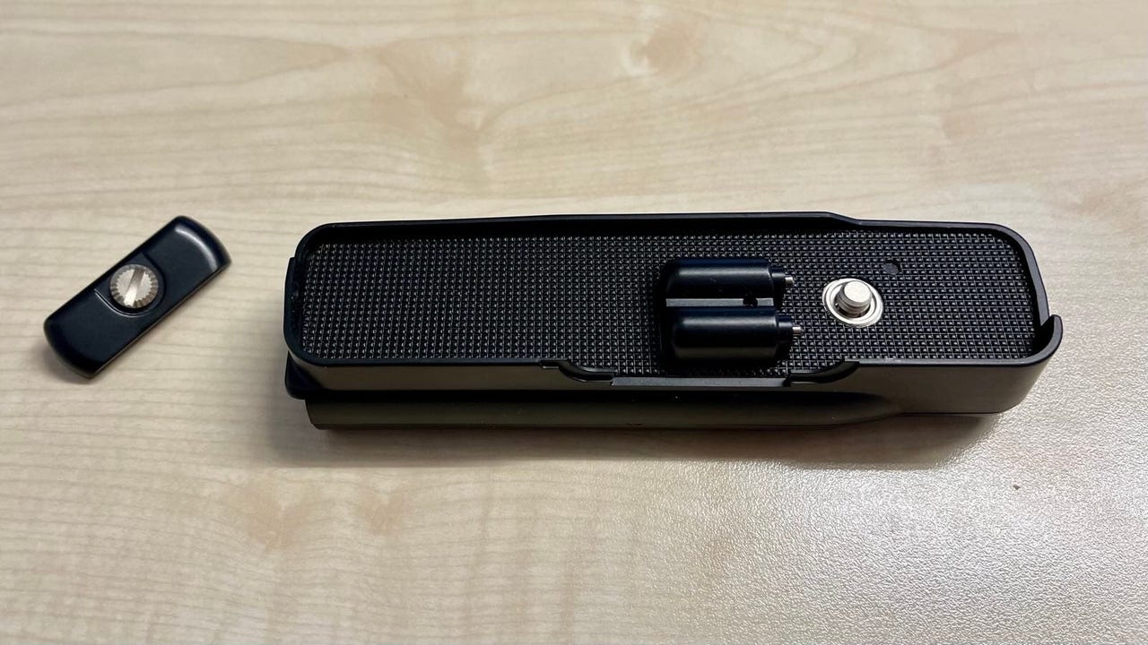 Original Contax P5 battery holder / handgrip for 167MT runs on 4x
