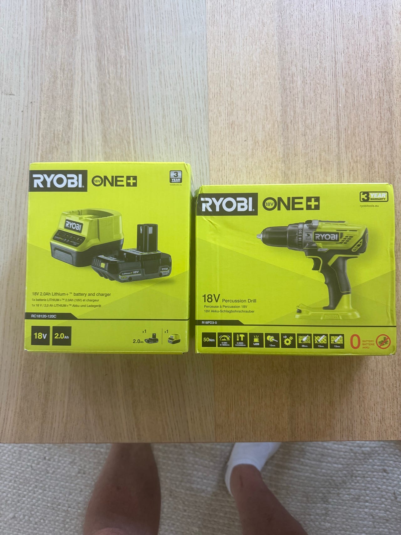 RYOBI one+ skruemaskine med lader og batteri | DBA