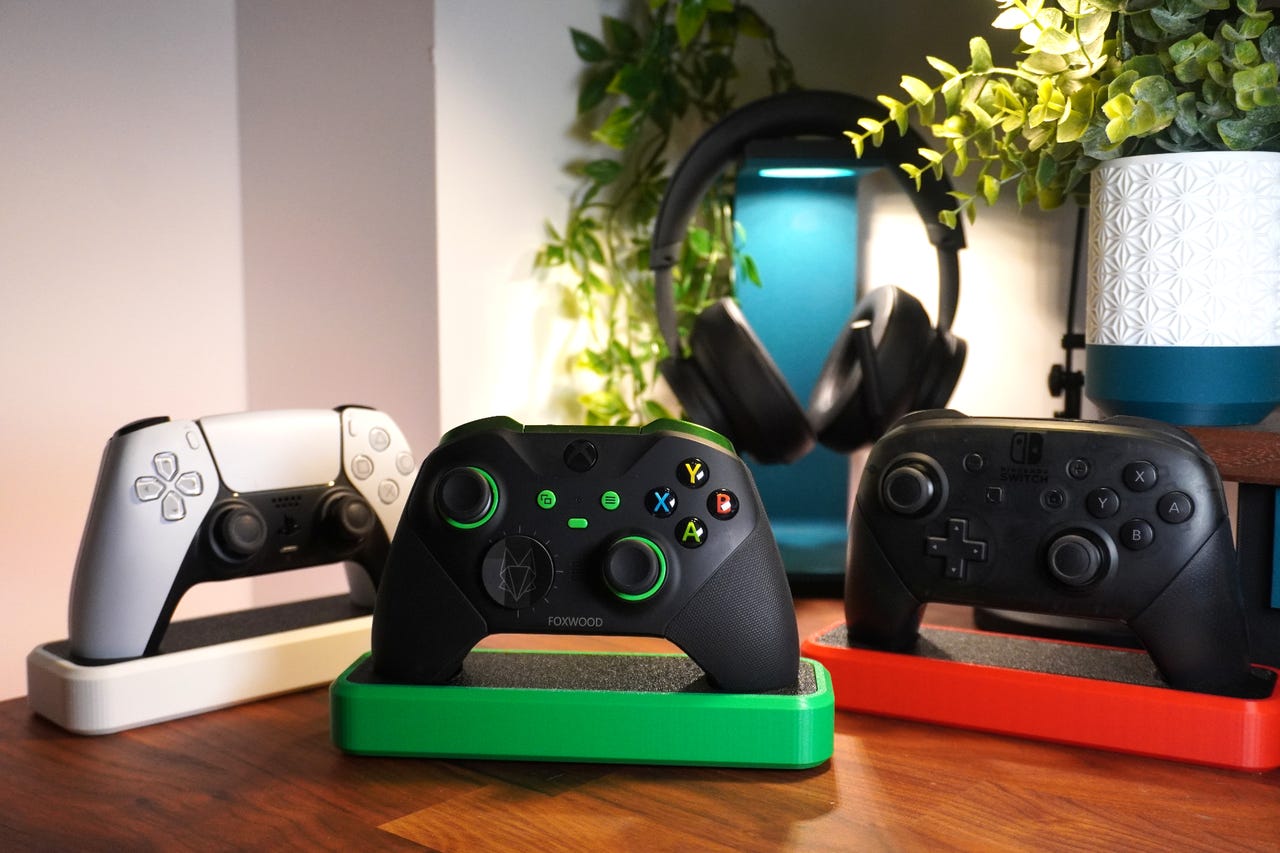 Stander til dine gaming controllere - PS4, PS5, XBOX & Nintendo | DBA