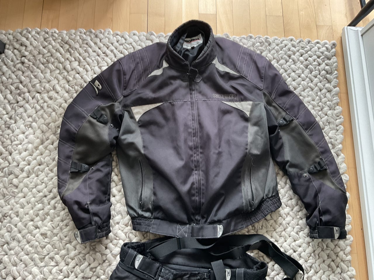 PROBIKER - Jakke og Bukser i god kvalitet med beskyttelse, men trænger ...