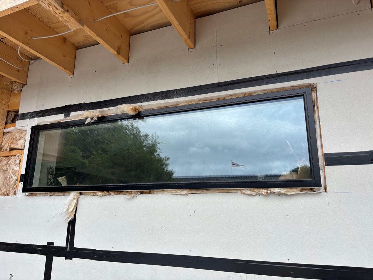 Outline 3 lags vindue 60x235 cm træ / alu sort og hvid | DBA