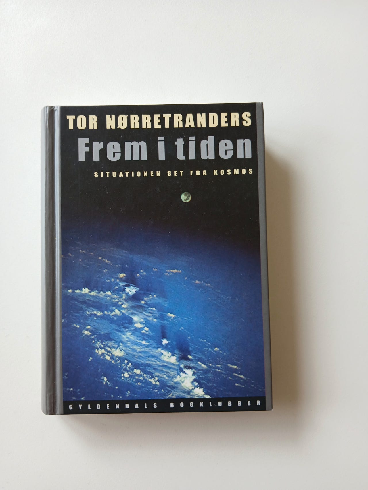 frem-i-tiden-situationen-set-fra-kosmos-tor-n-rretranders-dba