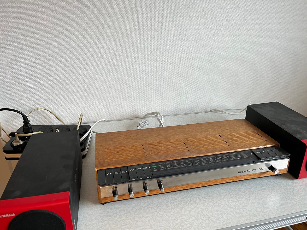 beomaster-1000-vibex-one-7-og-yamaha-ns-bp80-r-d-front-dba
