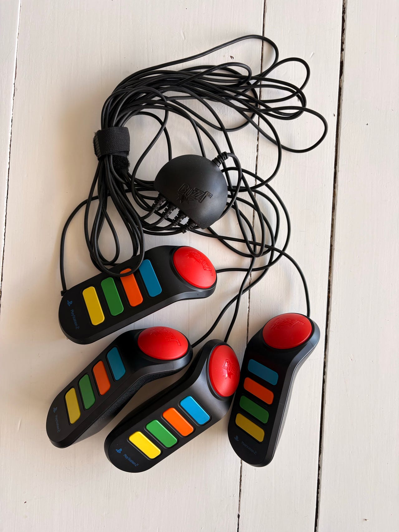 Buzz! PlayStation 2 Quiz Controller Sæt med 4 fjernbetjeninger | DBA