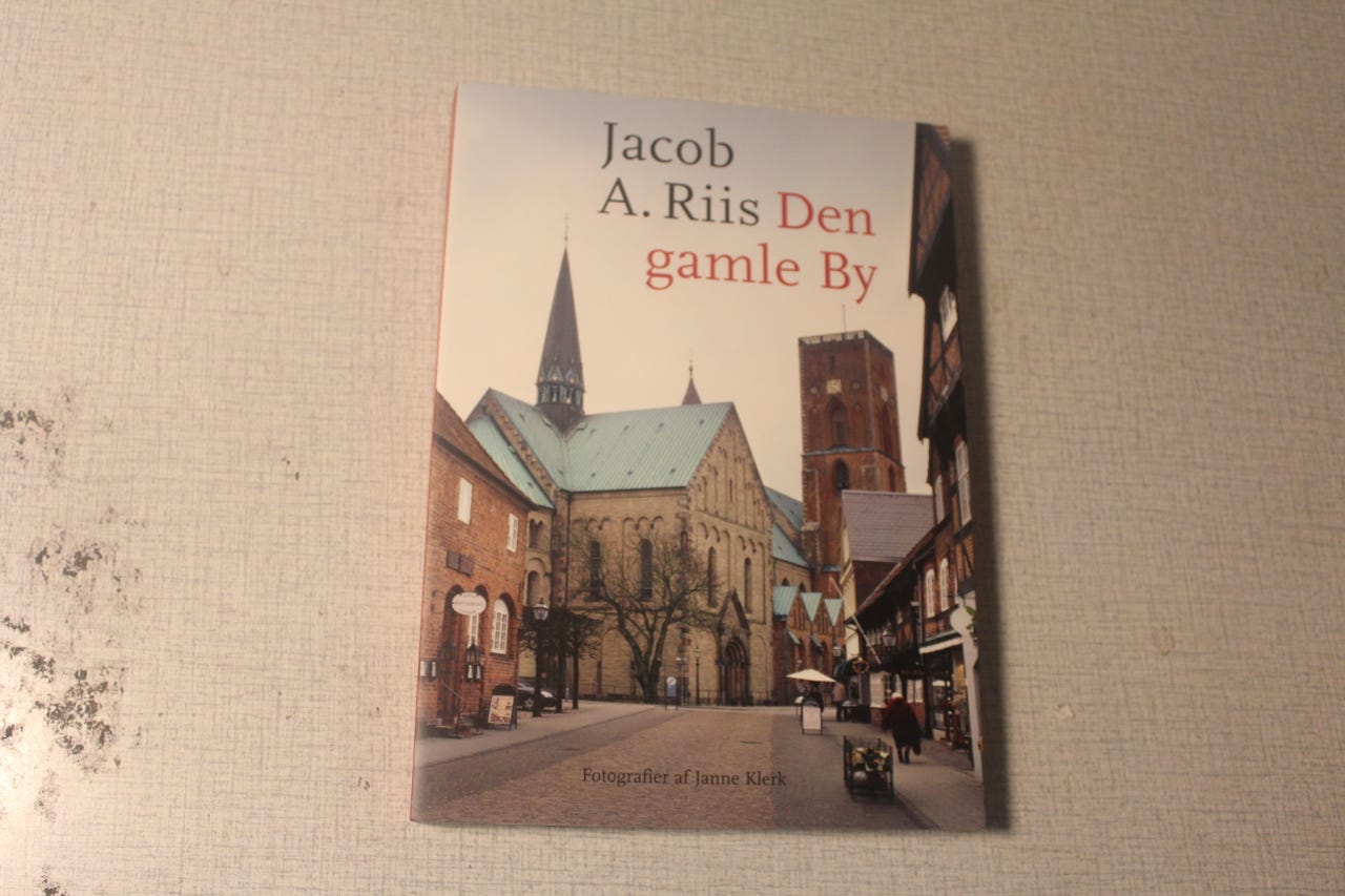Den gamle by Jacob A Riis oa | DBA