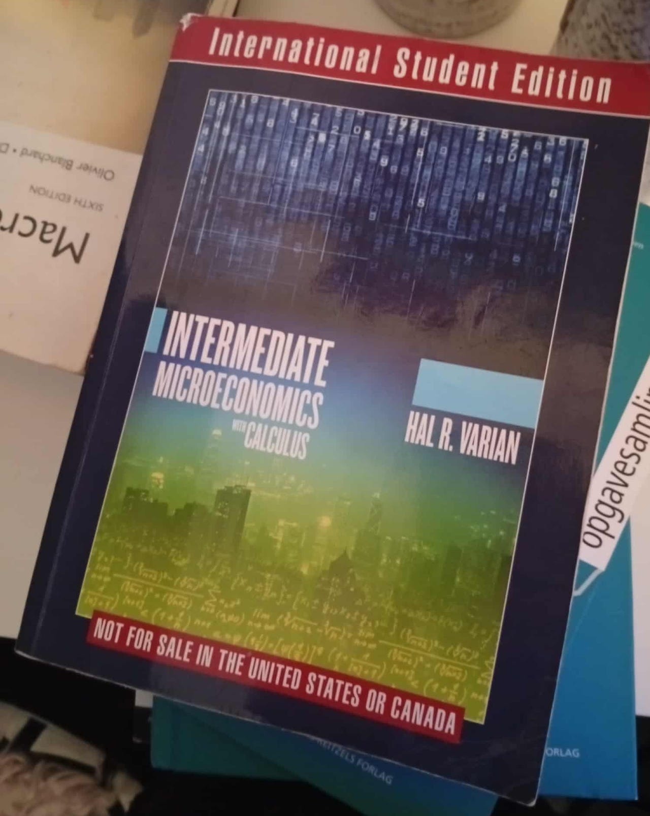 Intermediate Microeconomics with Calculus - Hal R. Varian - Kan Sendes ...