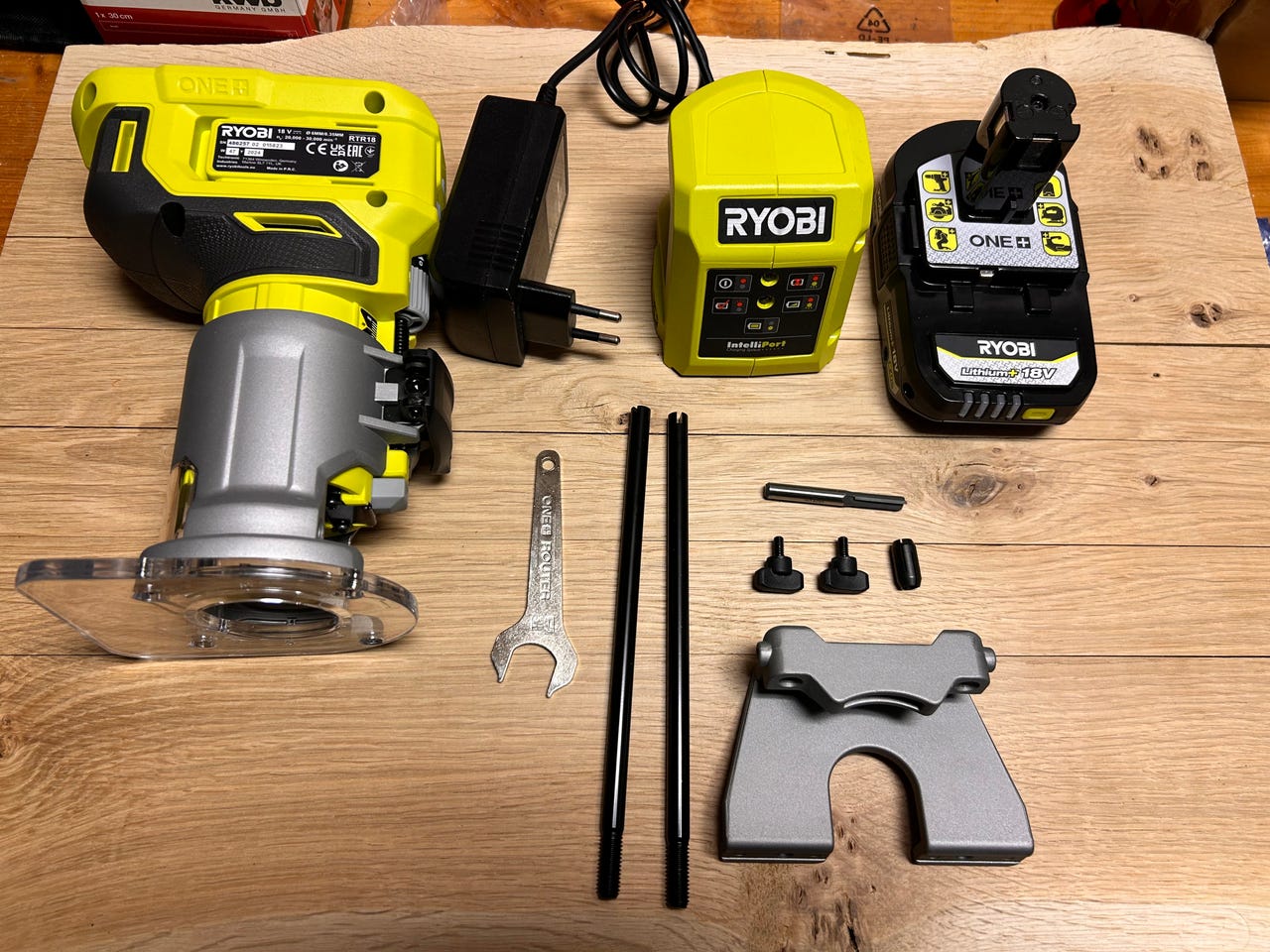 Brand New Ryobi Router + Accessories – Never Used! | DBA