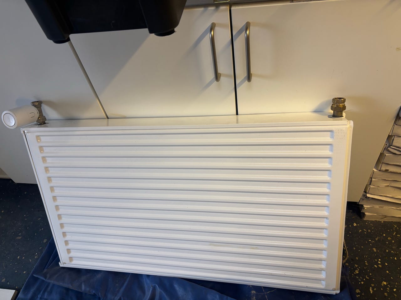 90x50 Kraft radiator kun brugt 2 år med Danfoss Ally thermostat | DBA