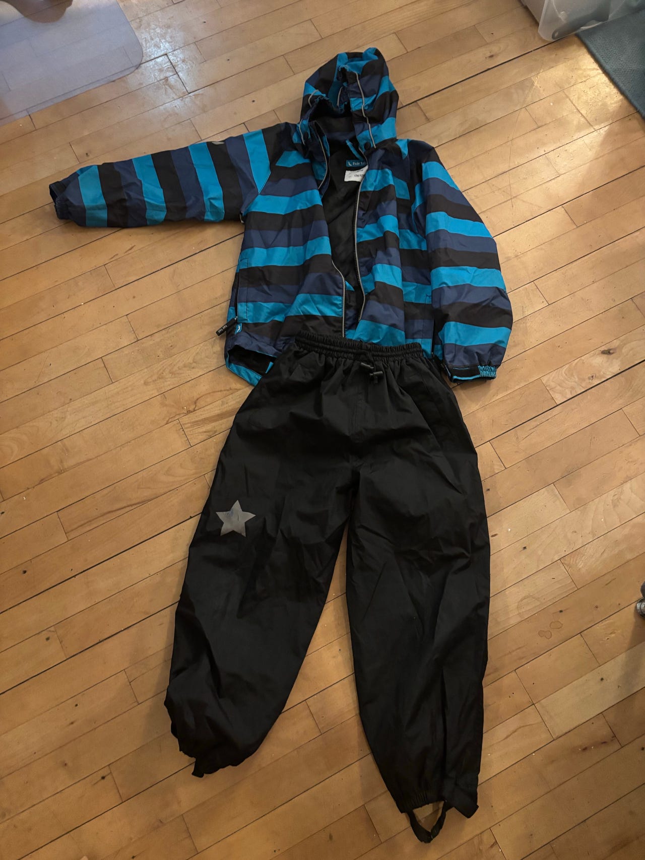 Regnsæt fra FairTrail, stribet str 122 | DBA