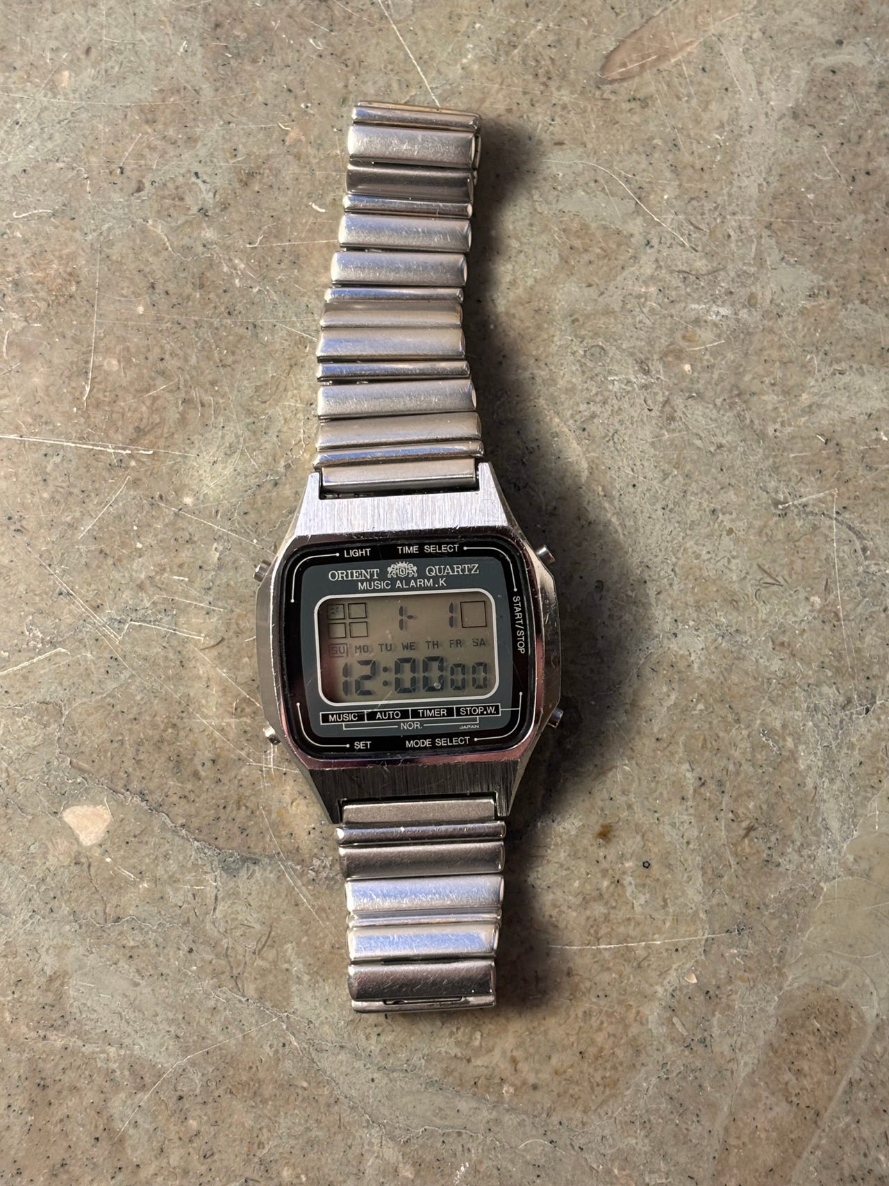 Vintage Orient Music Alarm Quartz LCD ur | DBA