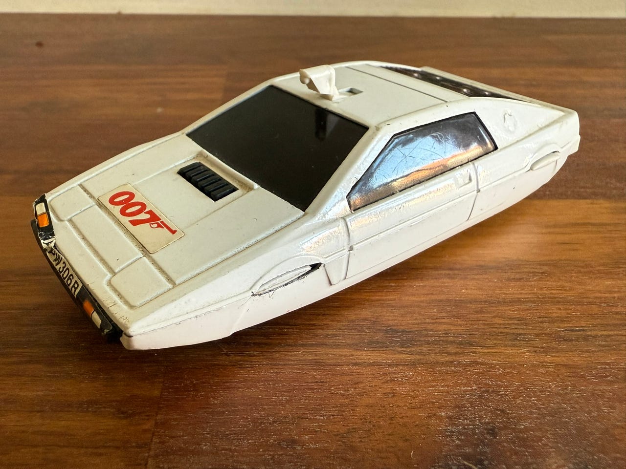 James Bond Lotus Esprit 007 Corgi | DBA
