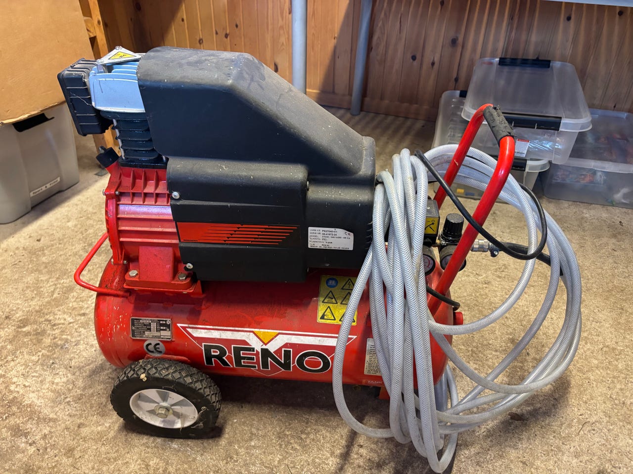 Reno 270/40 luftkompressor 2 hk 8 bar 24 l rød | DBA