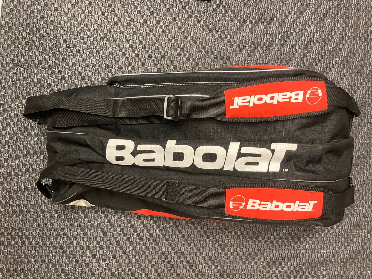 Babolat tennisbag rød, sort og hvid | DBA
