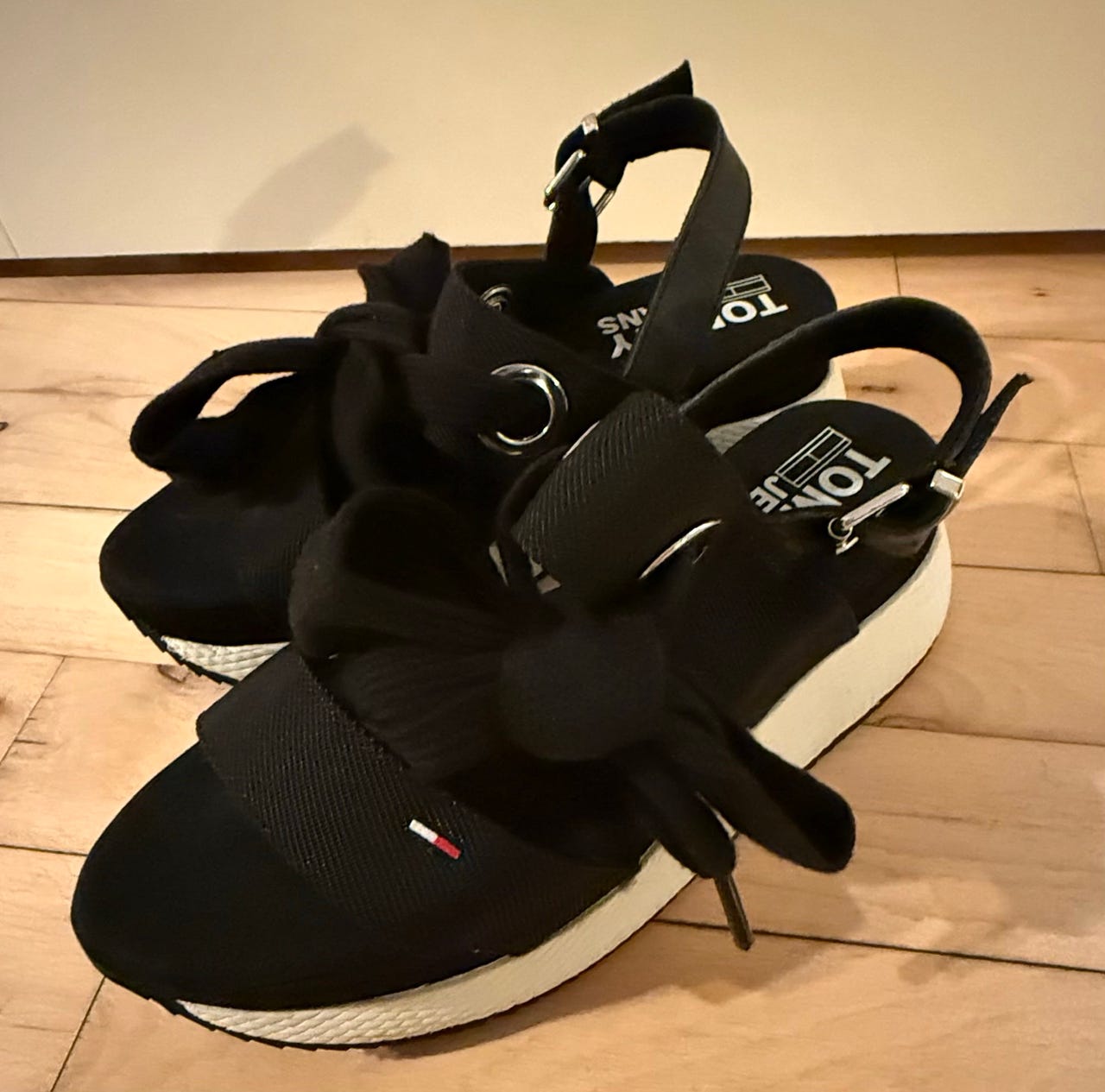 Tommy Hilfiger Sandaler størrelse 37 sort | DBA