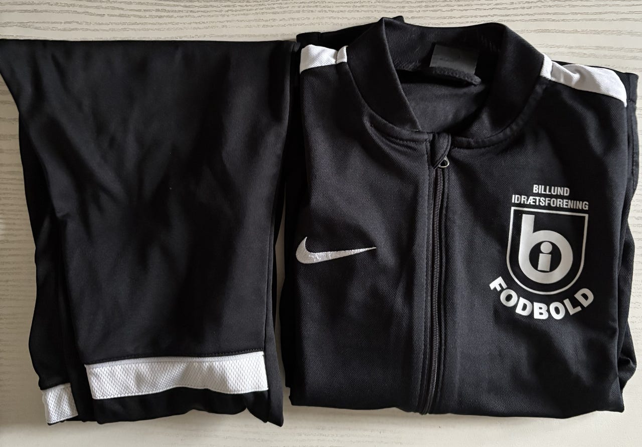 Træningsdragt Nike str. 137-147 | DBA