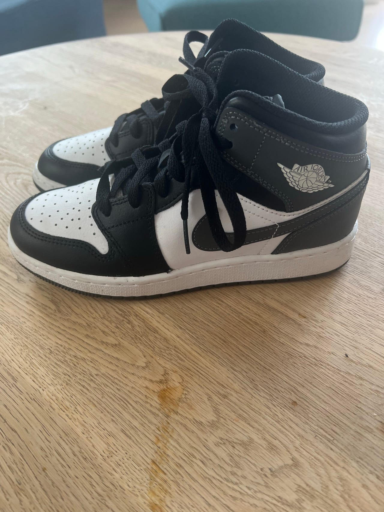 Nike Air Jordan børnesko str. 36,5 sort, mørkegrå og hvid | DBA