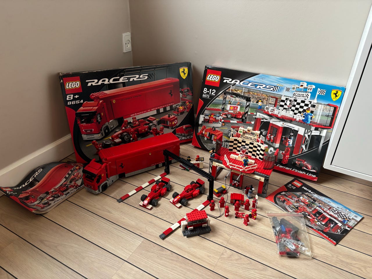 LEGO Racers Scuderia Ferrari 8654 og 8672 | DBA