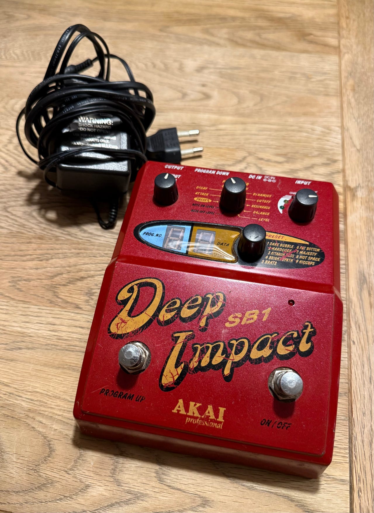 Akai Deep Impact SB1 bas synth effektpedal | DBA