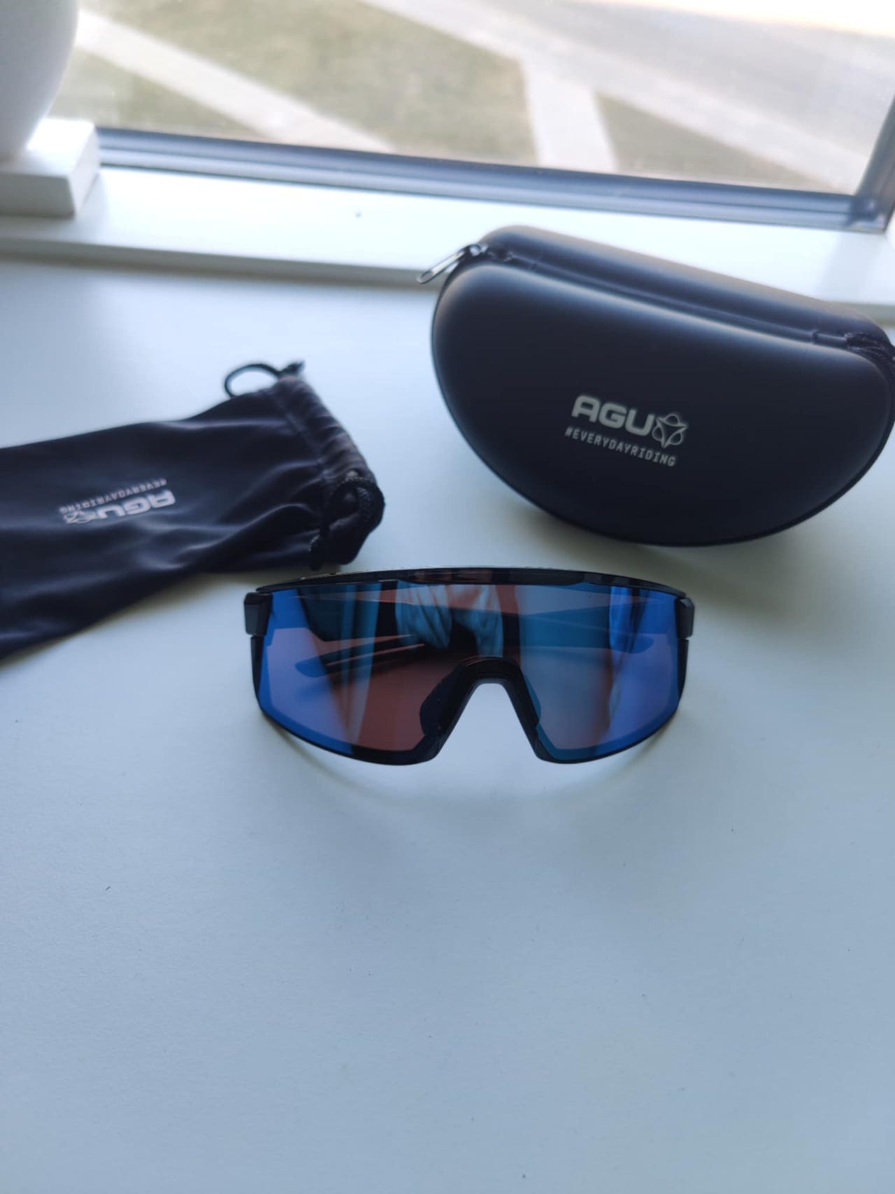 AGU Verve HD II cycling sunglasses with a black frame. | DBA