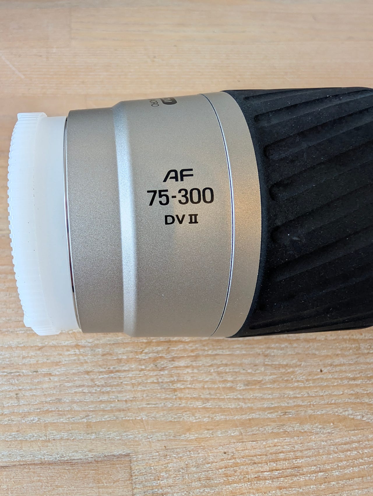 Objectif Minolta AF Zoom 75-300mm f/4.5-5.6 D - Monture A - Gris