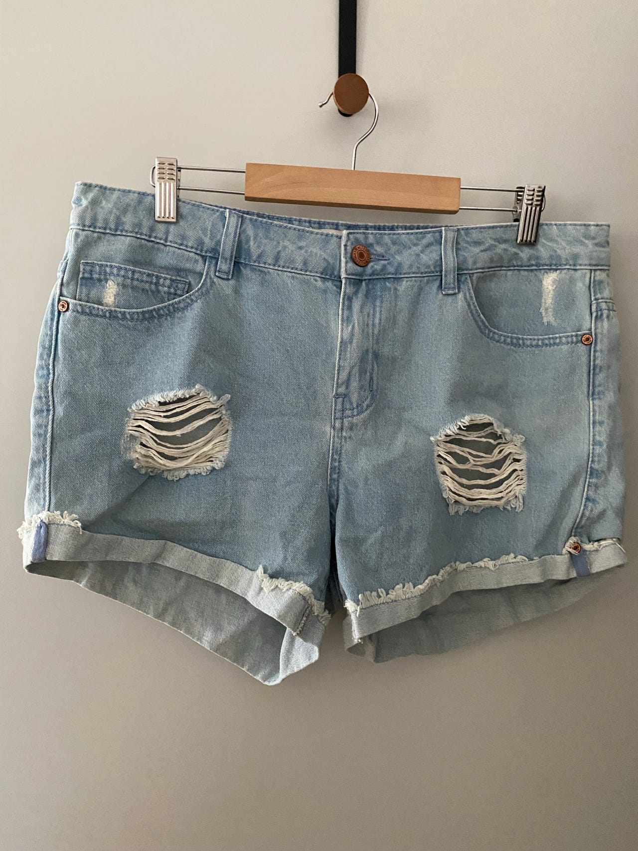 NOISY MAY Short En Jean Femme Déchiré Ourlet Replié – Style Tendance Été Ultra Confortable
