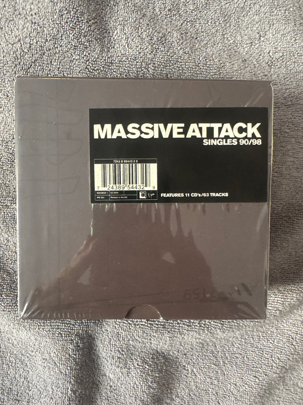 【限定盤】Massive Attack「Singles 90/98」CD11枚組 Massive Attack – Singles 90/98 CD-boks | DBA