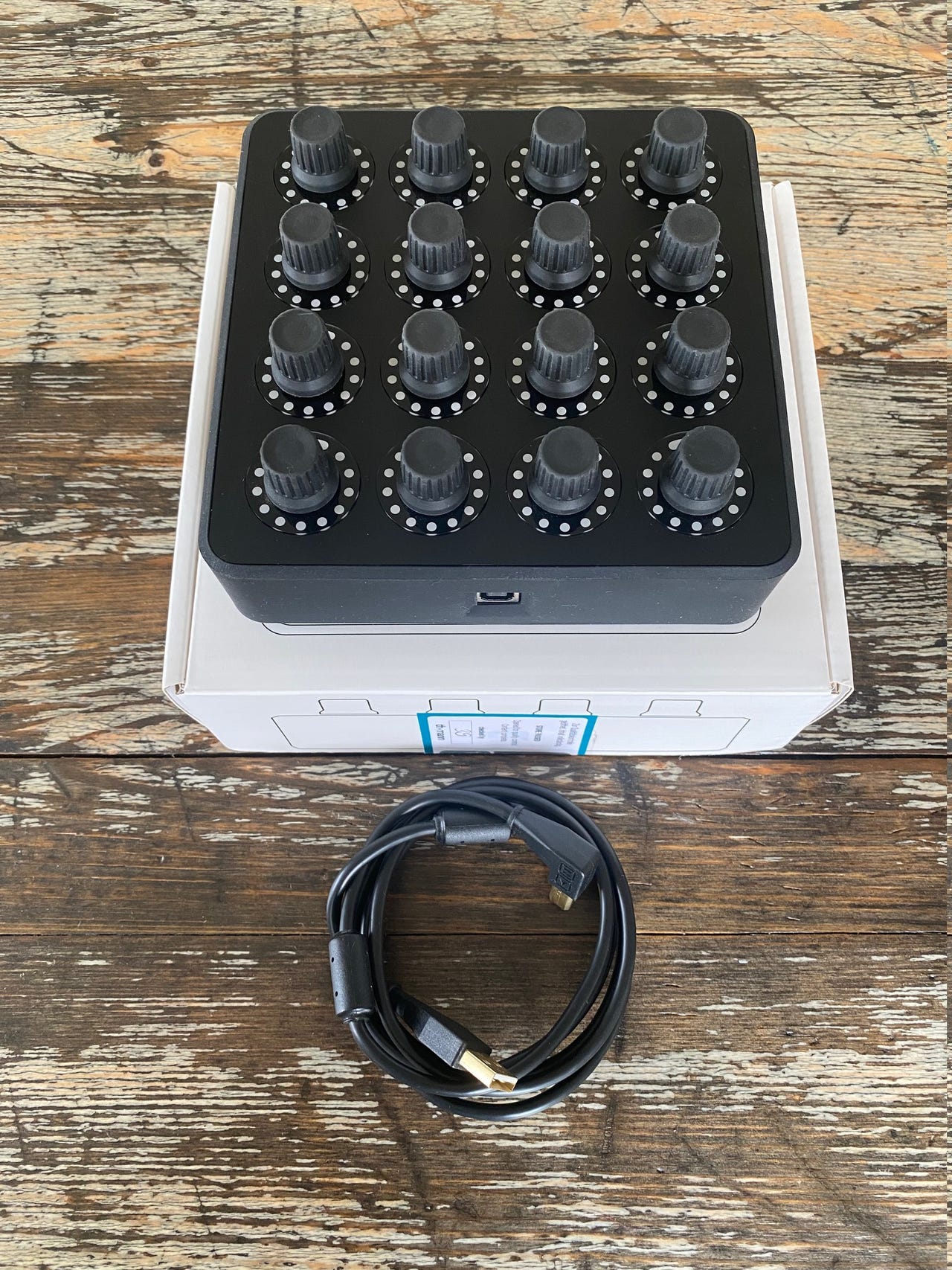 MIDI Fighter Twister (Black)【中古】 Midi Fighter Twister Black – Som ny – Original emballage | DBA