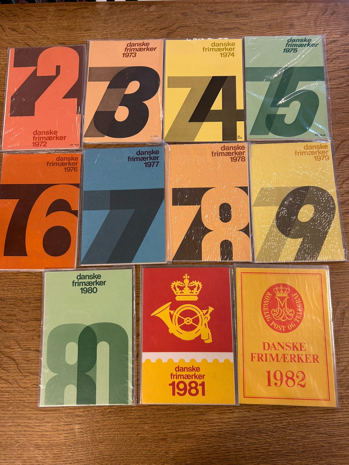 Mesterværker: 100 års danskmøbelsnedkeri Danske Frimærker årsudgivelser 1072-1982 | DBA