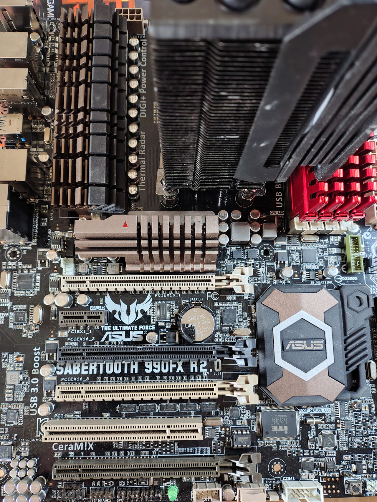 Bundle ASUS Sabertooth 990FX R2.0 + FX-8350 + 16 GB RAM + Cooler