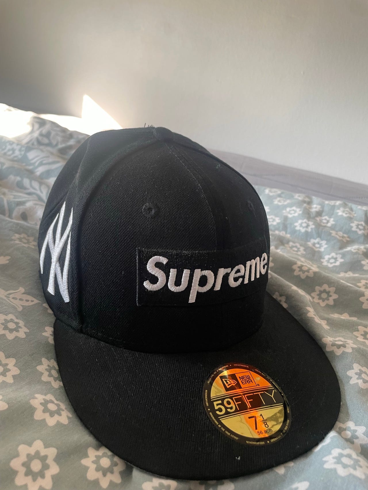 Supreme x New Era 59FIFTY cap str 7 1/8 sort | DBA