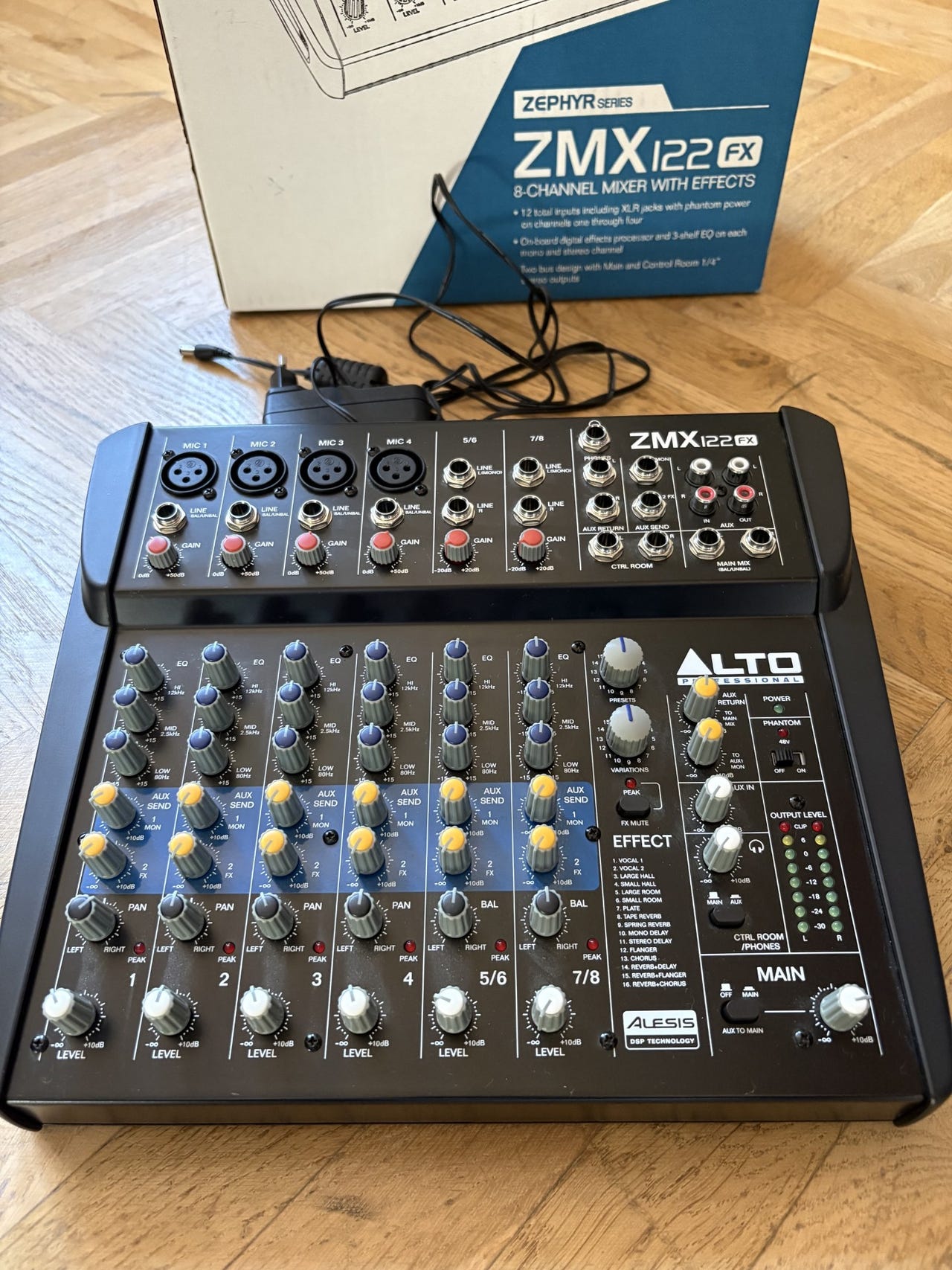 Alto Professional Zephyr ZMX122FX 8-Channel Compact Mixer with