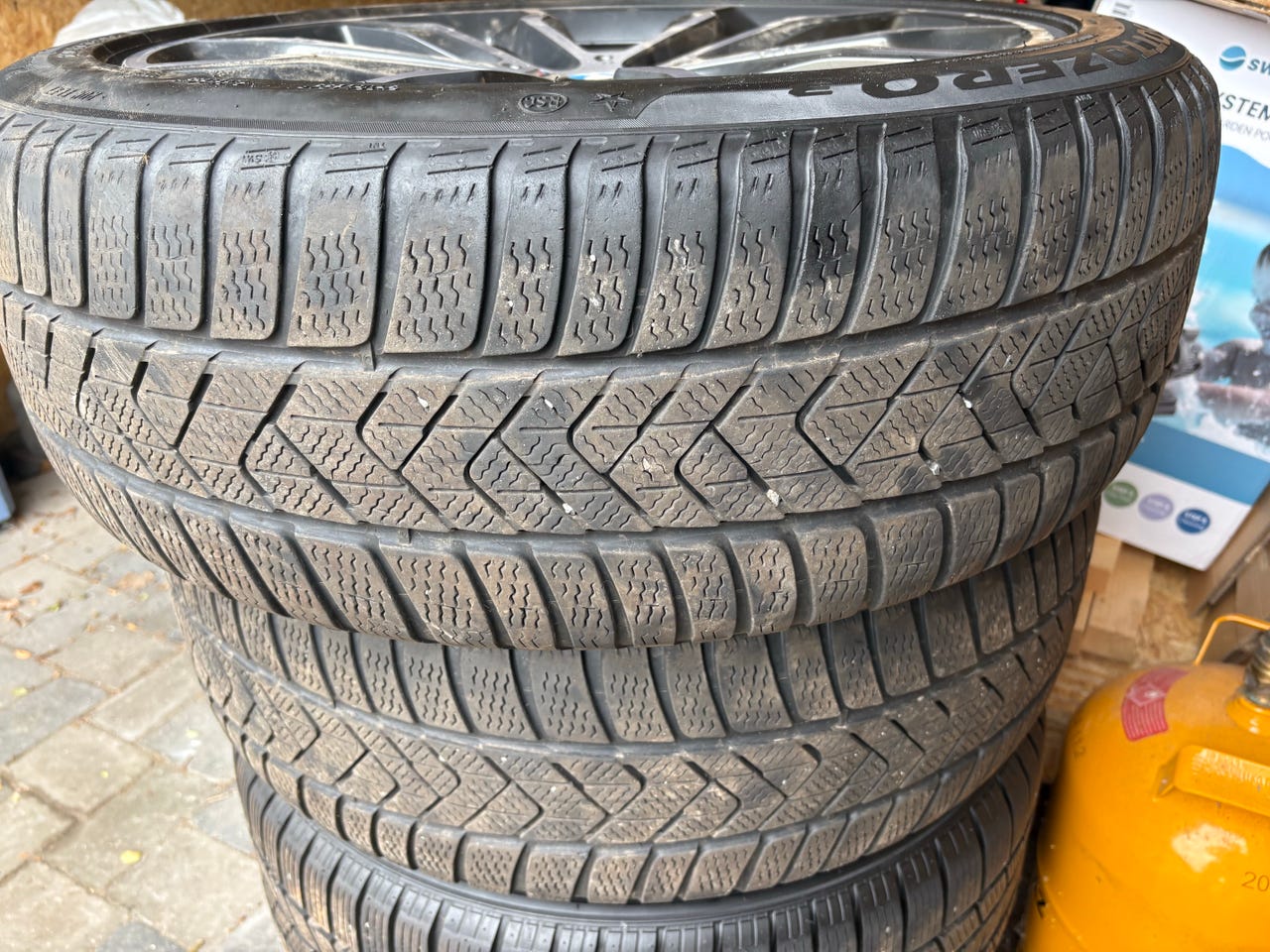 2 stk PIRELLI vinterdæk | DBA