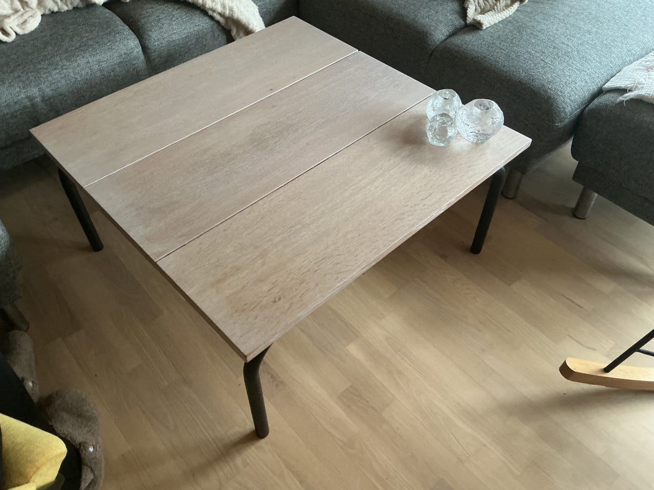 Hvidpegmenteret egetræsofabord | DBA
