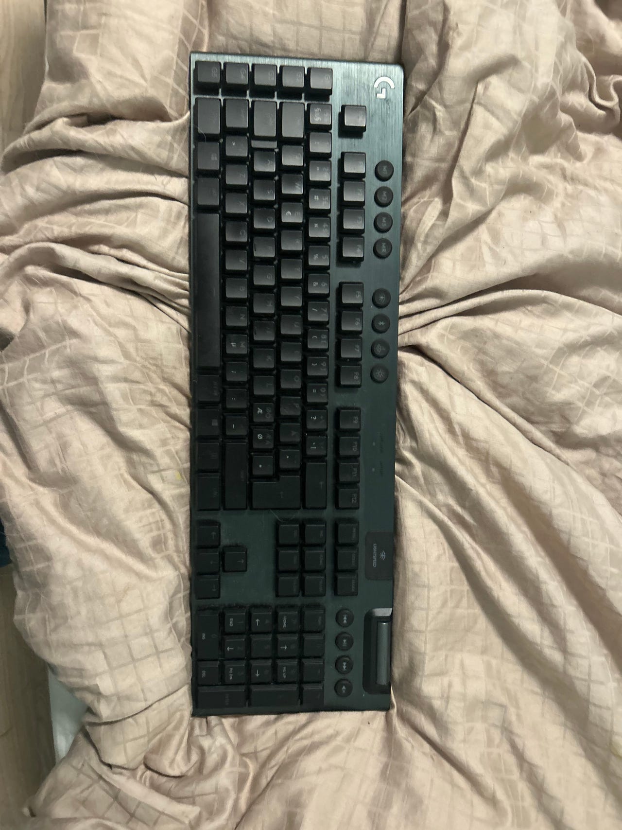 Logitech G915 RGB gaming tastatur | DBA