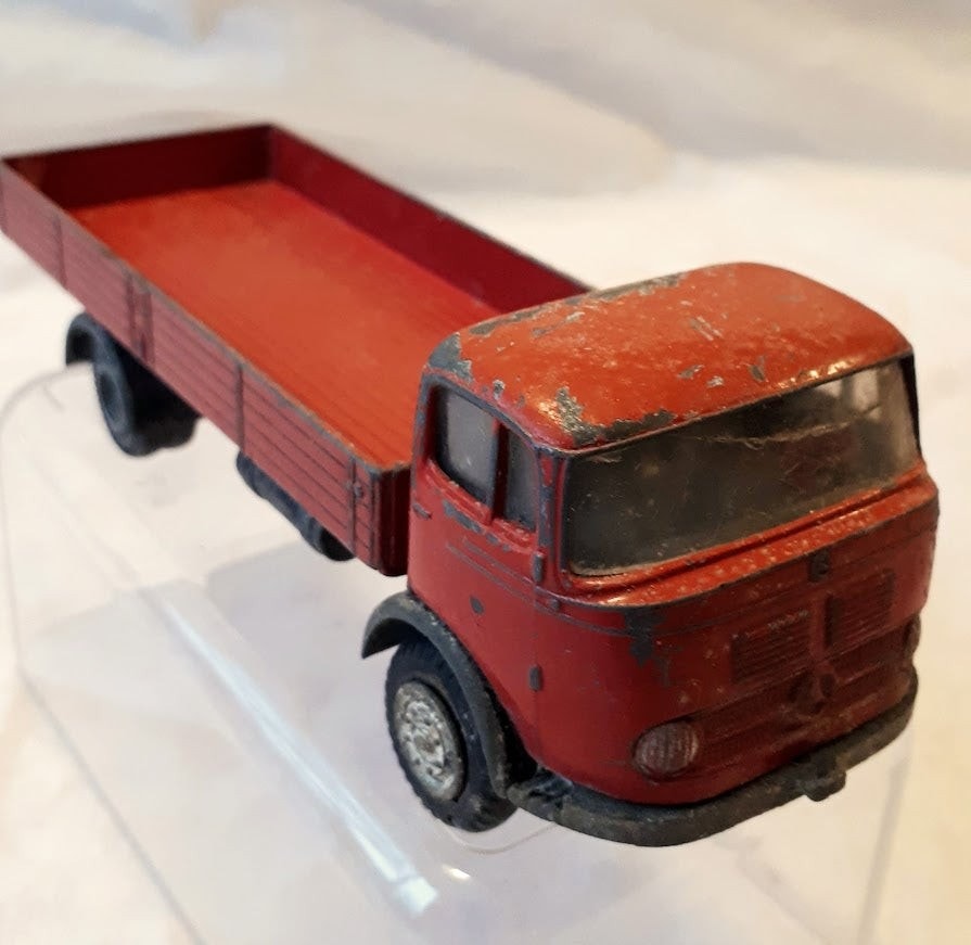 Miniature Tekno 1/43 - Camion Mercedes-Benz LP 322 - Occasion