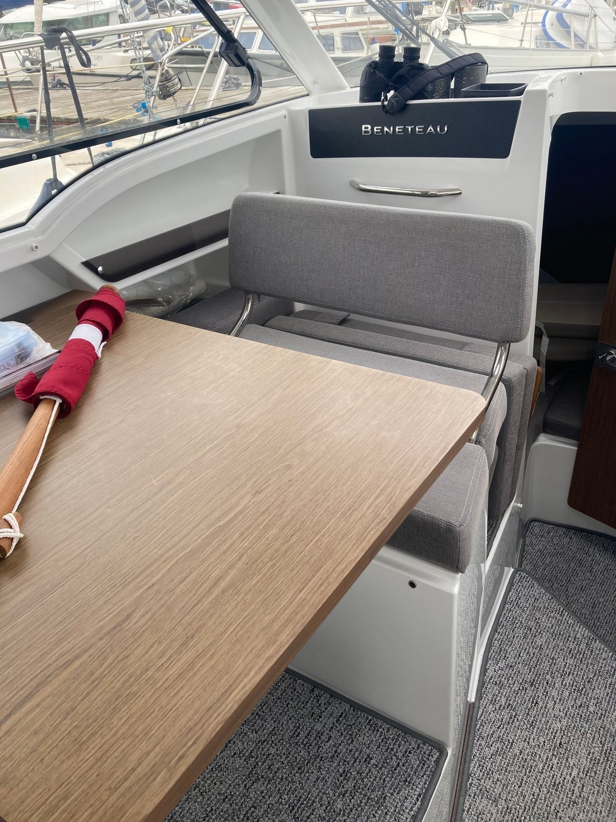 Beneteau Antares 8 4