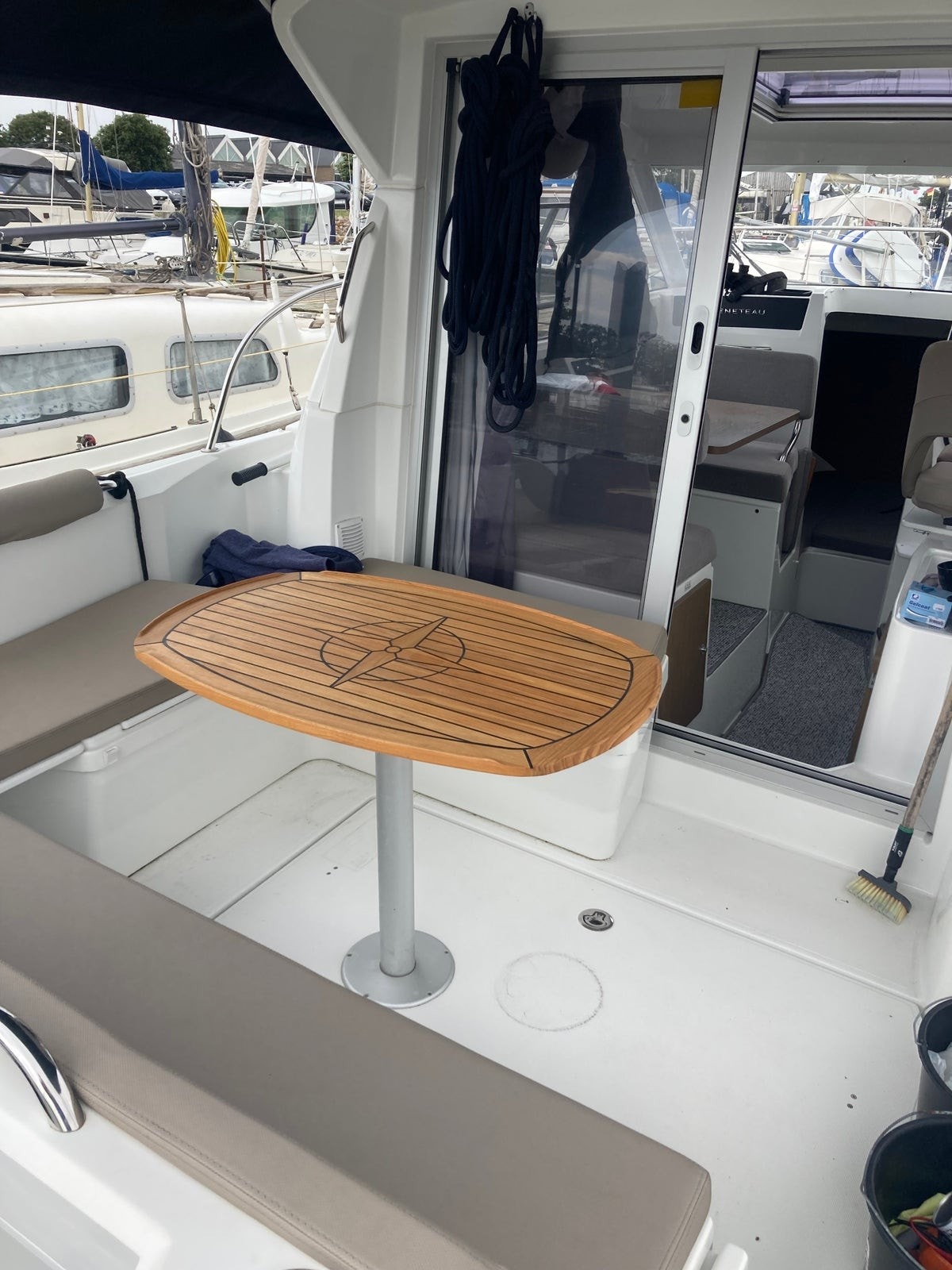 Beneteau Antares 8 3