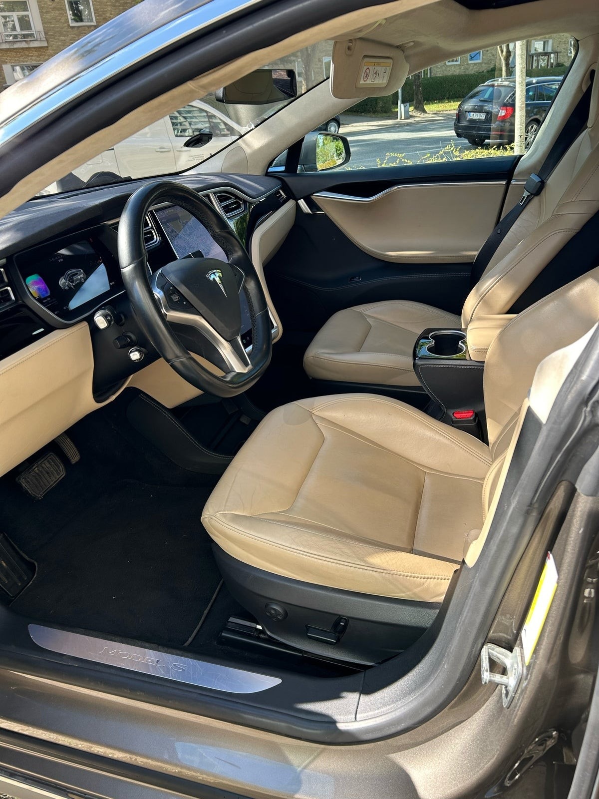 Tesla Model S til salg hos Nabilli