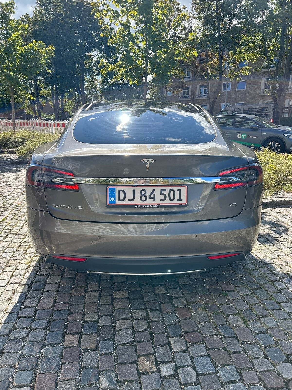 Tesla Model S til salg hos Nabilli