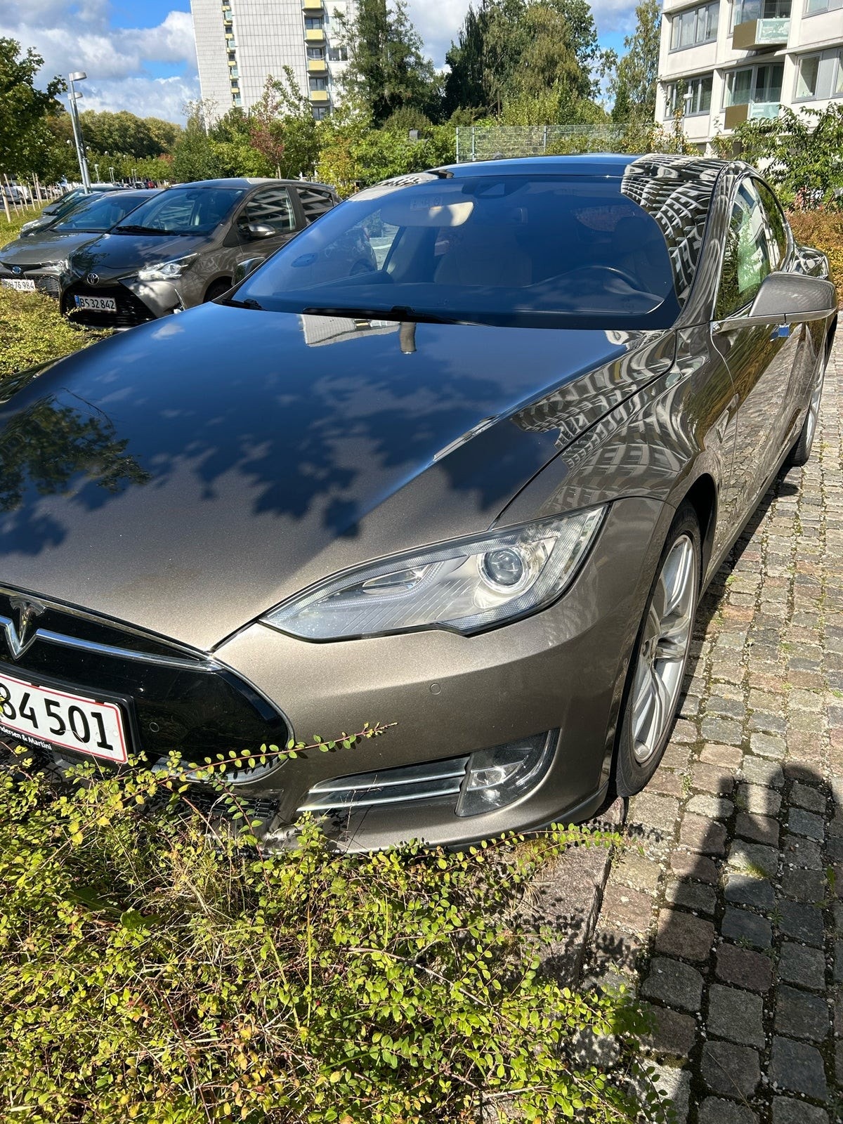 Tesla Model S til salg hos Nabilli
