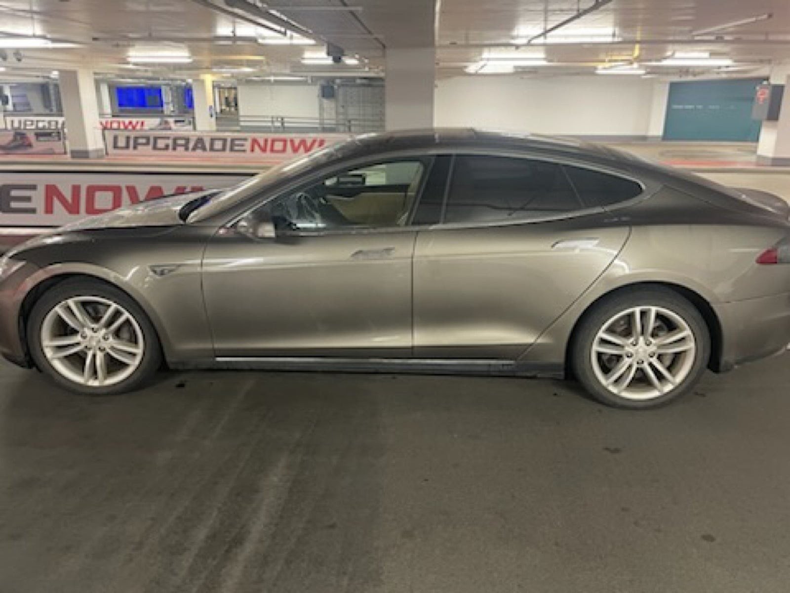 Tesla Model S til salg hos Nabilli
