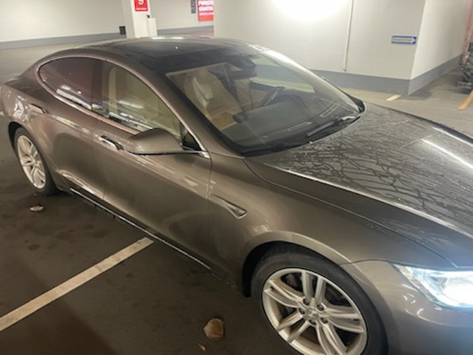 Tesla Model S til salg hos Nabilli