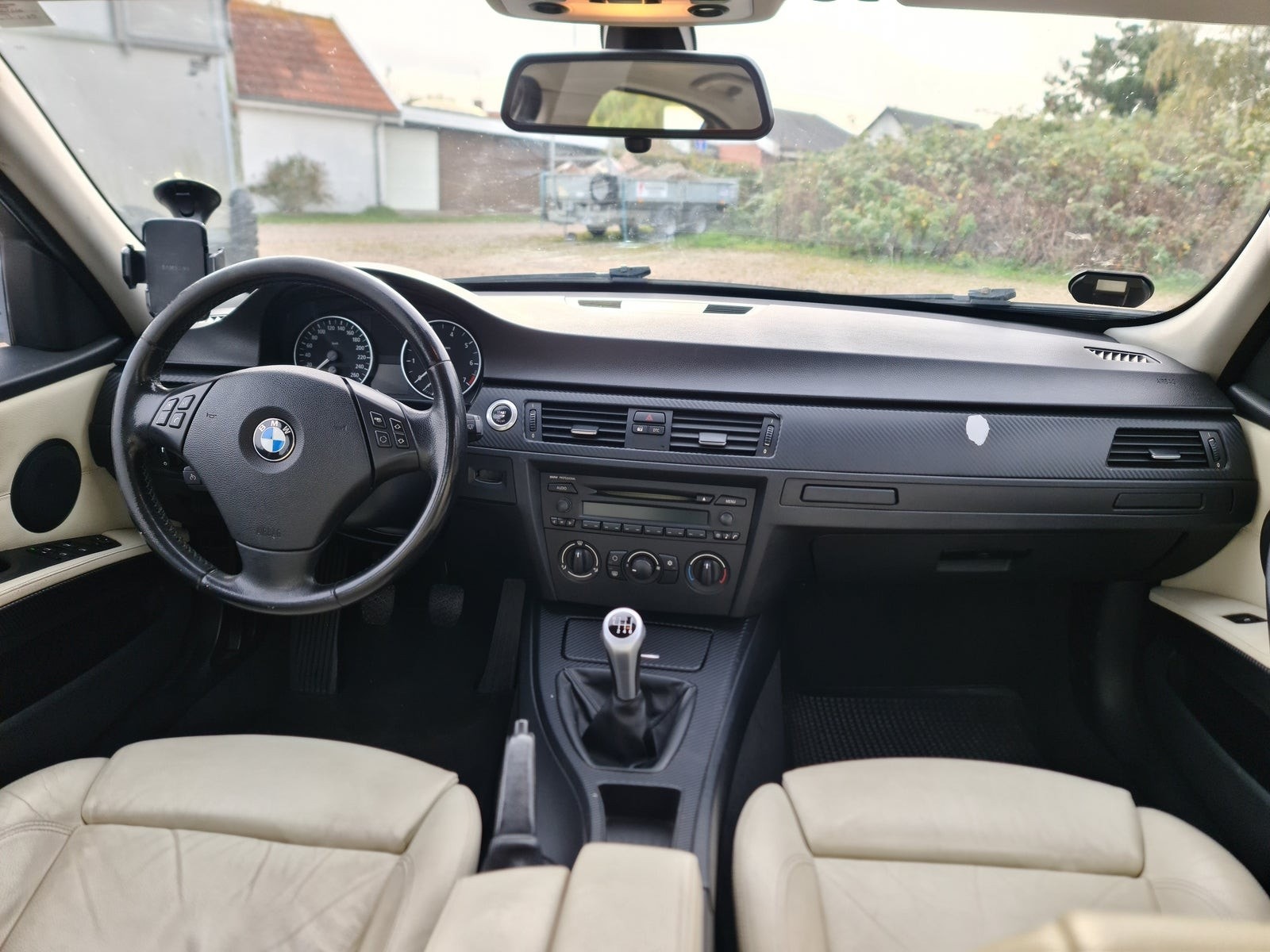 BMW 320i 6
