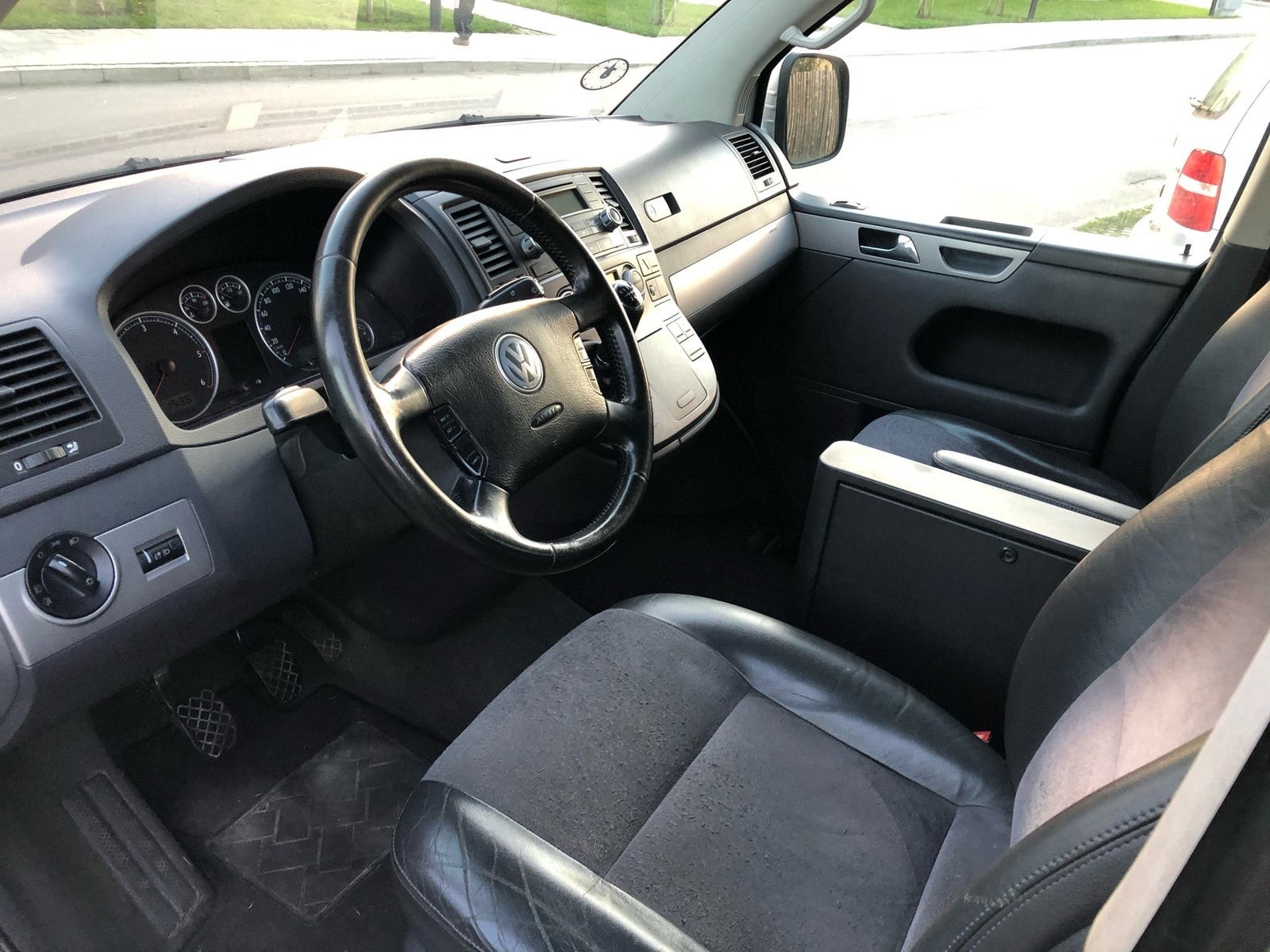 VW Multivan til salg hos Nabilli