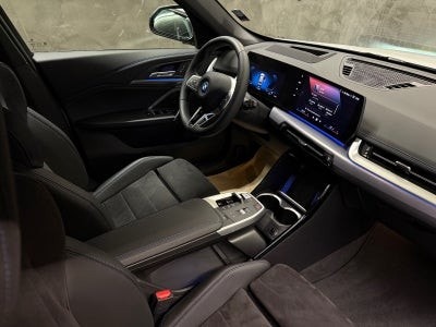 BMW iX1 8