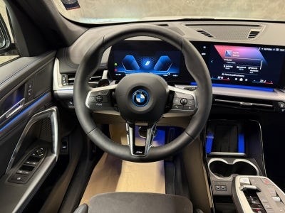 BMW iX1 9